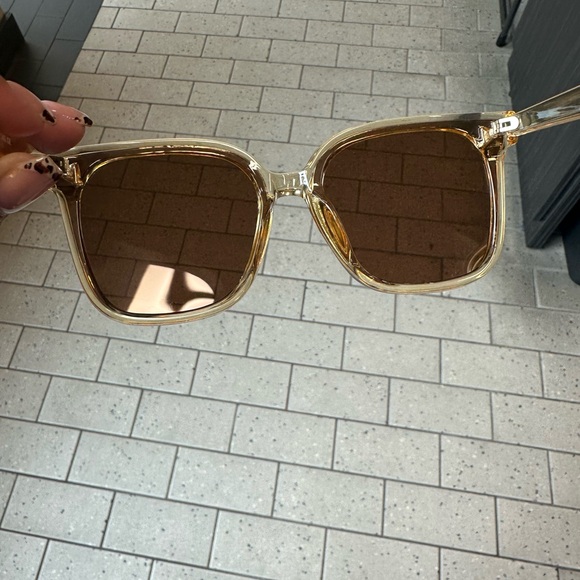 Sunglasses 😎 - Picture 3 of 5